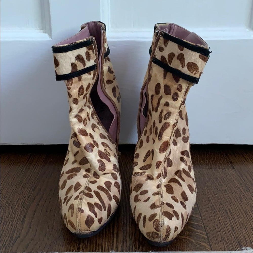 Cheetah Andre Assous heeled boots